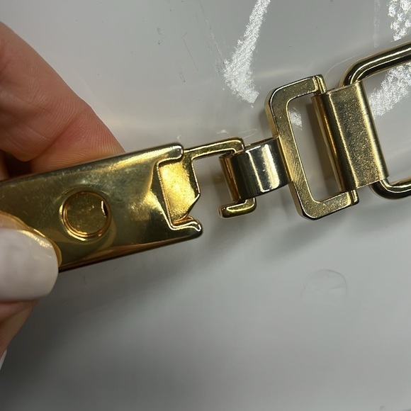 Mod Der for Adolfo Structured 33” Goldtone Belt Made in Italy main image 6